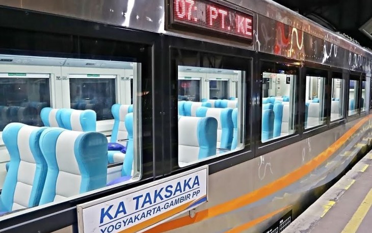 KA Taksaka Jakarta - Yogyakarta 