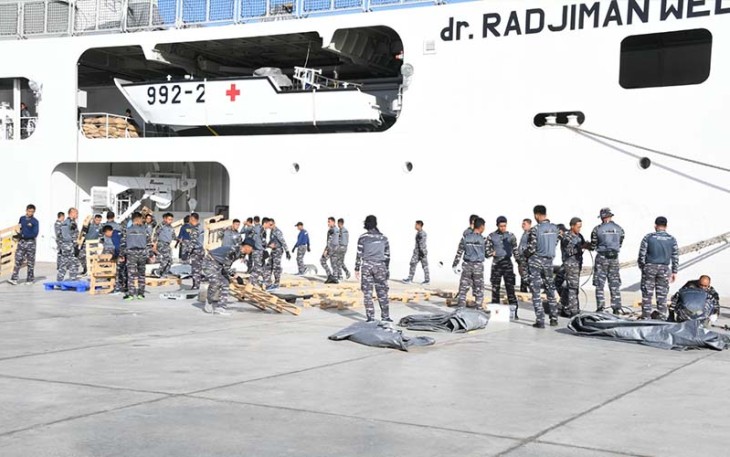 KRI RJW-992 seusai Debarkasi Bantuan Kemanusiaan Konflik Gaza di Pelabuhan El Arish, Mesir, Jumat (16/02). 