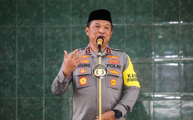 Kapolda Sumut, Irjen Pol Agung Setya Imam Effendi saat memperingati Isra Miraj di Masjid Al Hidayah Mapoldasu, Senin (12/2) pagi.