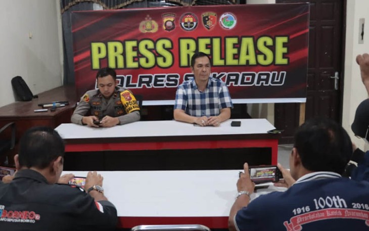 Kasat Reskrim Polres Sekadau, AKP Rahmad Kartono saat press release