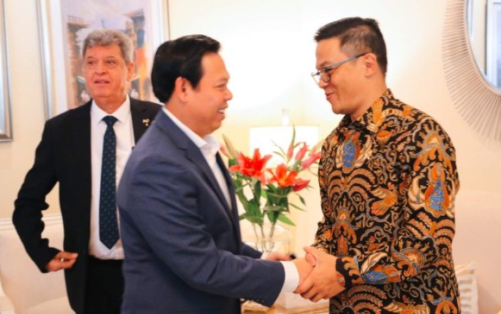 Ketua DPD RI Sultan B Najamuddin bersama Menlu Sugiono 