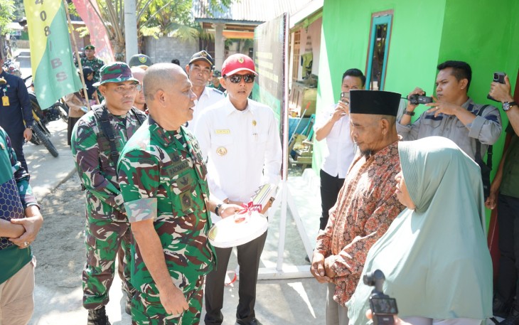 Danrem 041/Gamas saat Tinjau RTLH TMMD Ke-124 Kodim 0408/BS