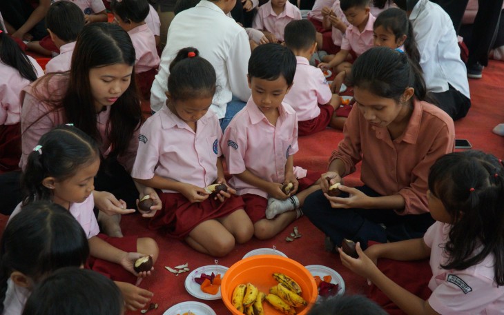 Para siswa saat mengikuti kegiatan “Healthy Snack Adventure” di Kampus Kartini yang diselenggarakan oleh Prodi Ilmu Gizi Fakultas Ilmu Kesehatan UKSW bekerja sama dengan TK/KB Kristen Satya Wacana.