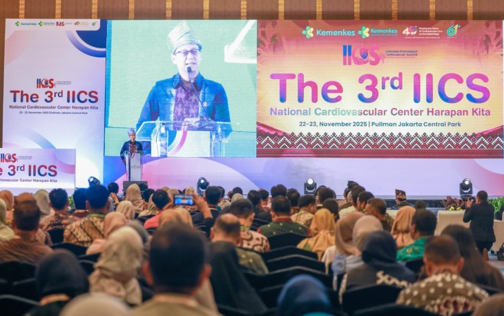 Menkes dalam pembukaan Indonesia International Cardiovascular Summit (IICS) 2025 di Jakarta, Minggu 23 November 2025.