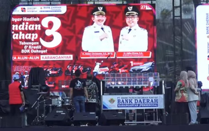 Acara Undian Tahap 3 Tabungan dan Kredit BDK Dahsyat 2025, di plaza Alun-alun Karanganyar, Sabtu (27/12/2025).