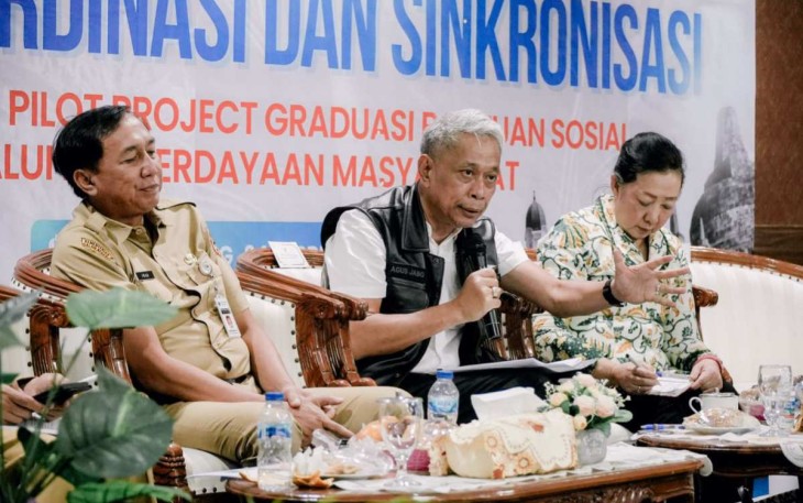 Wamensos Agus Jabo Priyono saat memberikan pengarahan di aula Dinsos Jateng, Semarang, Senin (24/2)