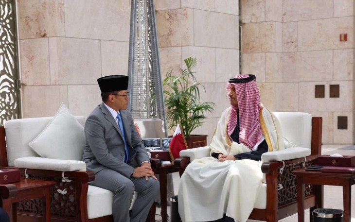 Menlu Sugiono bersama Menlu Qatar Sheikh Mohammed bin Abdulrahman bin Jassim Al Thani di Doha Qatar, Rabu (5/3)