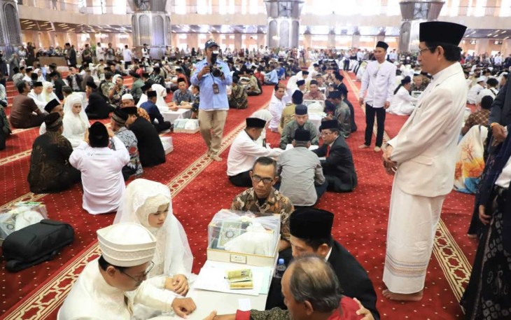Menag Nasaruddin Umar menghadiri Nikah Massal di Istiqlal, Sabu (28/6/2027)
