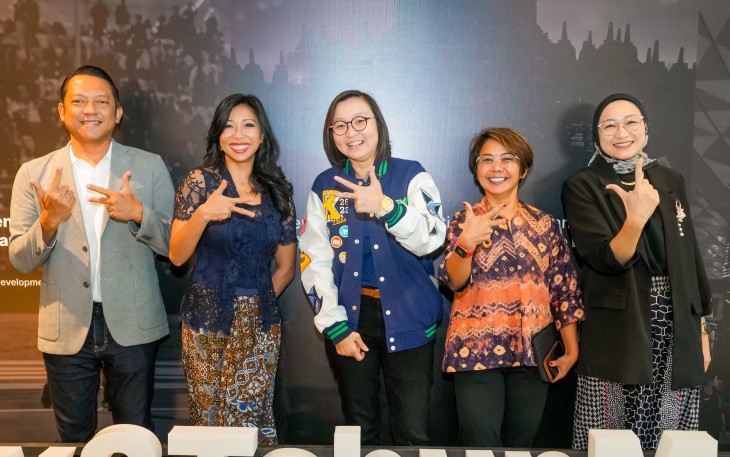 Wamenekraf Irene Umar mewakili Kemenekraf ditemani Deputi Bidang Kreativitas Digital dan Teknologi Kemenekraf Muhammad Neil El Himam dan Deputi Bidang Kreativitas Media Kemenekraf Agustini Rahayu