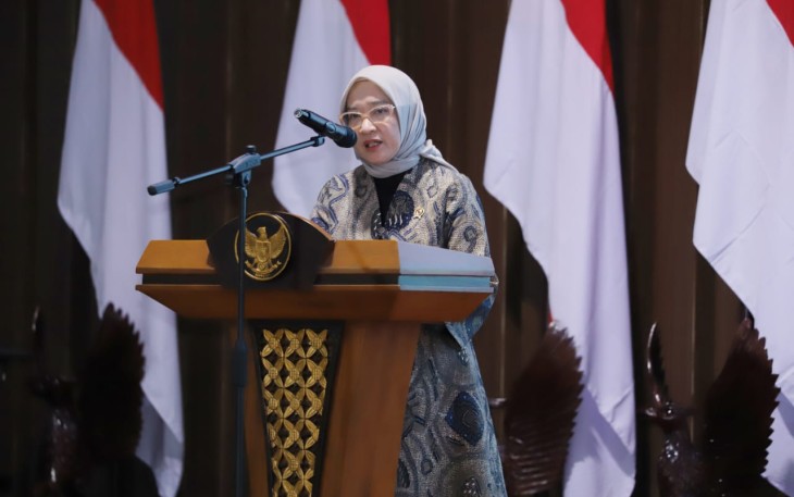 Menteri Pendayagunaan Aparatur Negara dan Reformasi Birokrasi (PANRB) Rini Widyantini menjadi narasumber dalam kegiatan Orientasi Kepemimpinan Bagi Kepala Daerah di Akademi Militer, Magelang, Senin (24/02/2025).