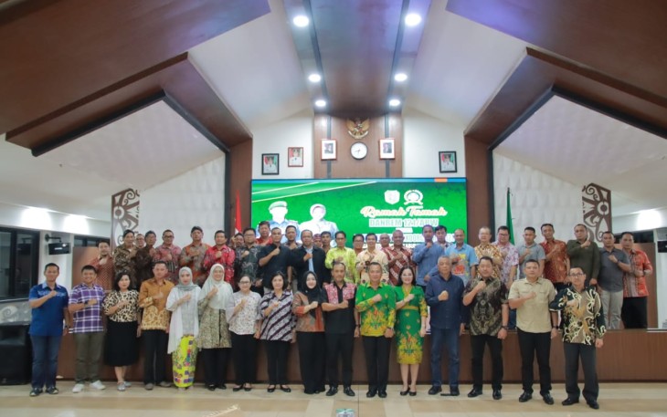Foto bersama usai acara