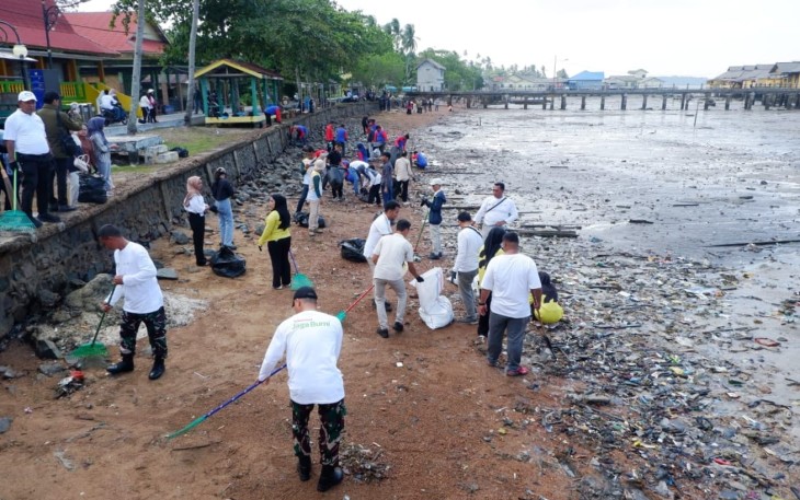  Kementerian Pariwisata (Kemenpar) melaksanakan program Gerakan Wisata Bersih (GWB) sebagai bentuk komitmen dalam penguatan tata kelola destinasi yang bersih, sehat, dan berkelanjutan di Pulau Penyengat, Kota Tanjungpinang, Kepulauan Riau (Kepri)
