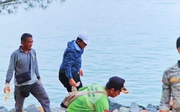 Gubernur Kepri Ansar Ahmad mulai Kamis (27/11/2025) mulai menempatkan sebanyak 50 tong sampah di Kawasan Gurindam 12, Tepi Laut Tanjungpinang