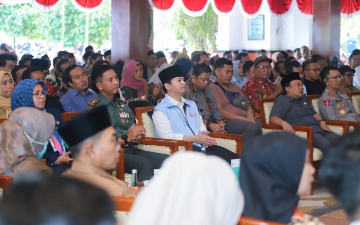 Bupati Trenggalek, Mochamad Nur Arifin, saat mengikuti peluncuran Kelembagaan 80.000 Koperasi Desa/ Kelurahan Merah Putih secara daring di Pendapa Manggala Praja Nugraha, Senin (21/7/2025)