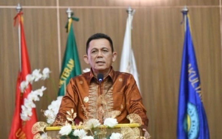  Gubernur Kepulauan Riau H. Ansar Ahmad