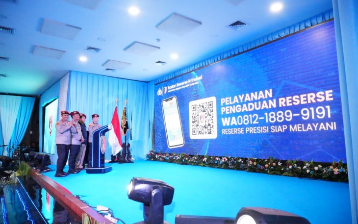 Wakil Kepala Kepolisian Republik Indonesia (Wakapolri), Prof Dr Dedi Prasetyo, S.H, MHum, Msi, MM, meresmikan Louncing Aplikasi Layanan Pengaduan Reserse Bareskrim Mabes Polri, Jumat (12/12/2025)