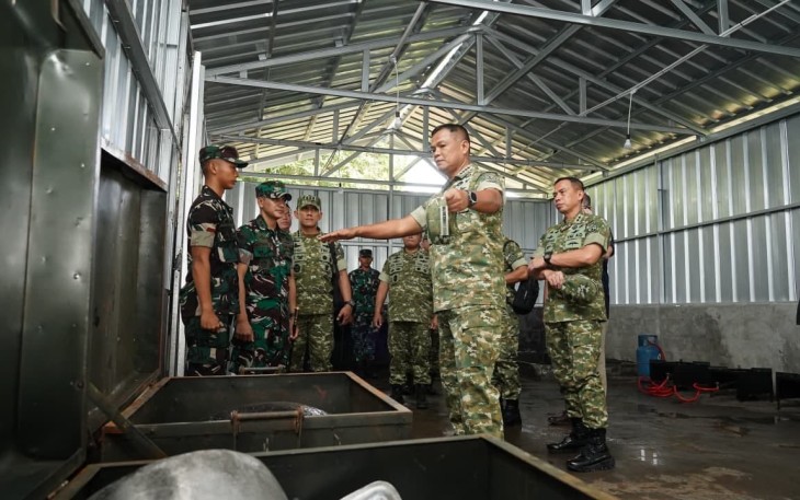 Wakil Panglima TNI Jenderal TNI Tandyo Budi R. melaksanakan kunjungan kerja ke Markas Batalyon Infanteri Teritorial Pembangunan (Yonif TP) 899/BSG di Depok