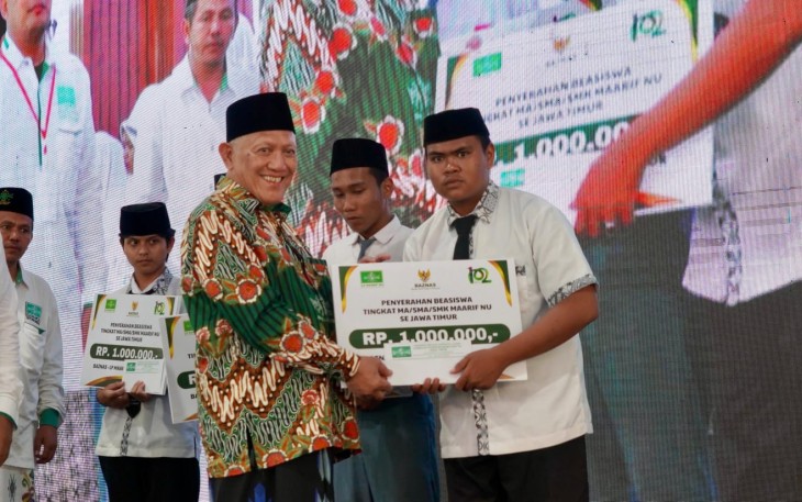 Sebanyak 250 siswa di lingkungan Lembaga Pendidikan Ma’aarif  Nahdlatul Ulama (LP Ma’arif NU) Jawa Timur menerima beasiswa dari Badan Amil Zakat Nasional (BAZNAS) Jawa Timur