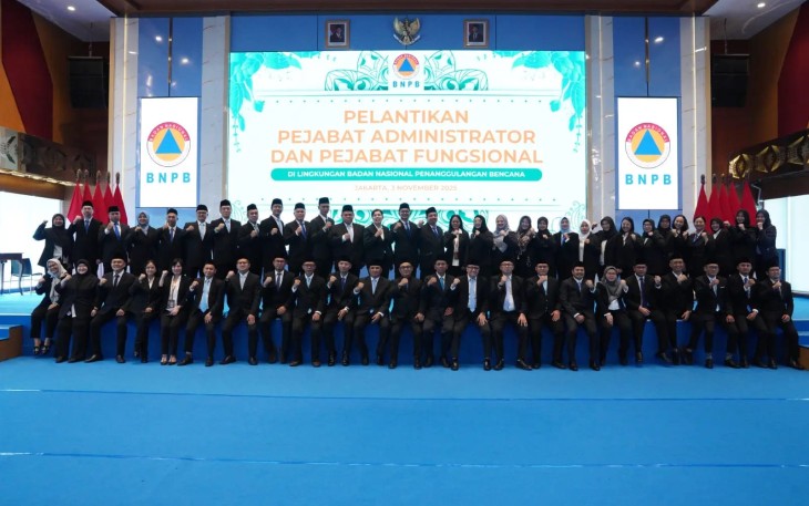 Foto Bersama usai pelantikan