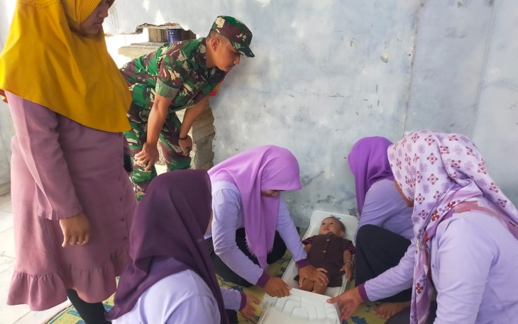 Babinsa Karangjati Dampingi Kegiatan Posyandu
