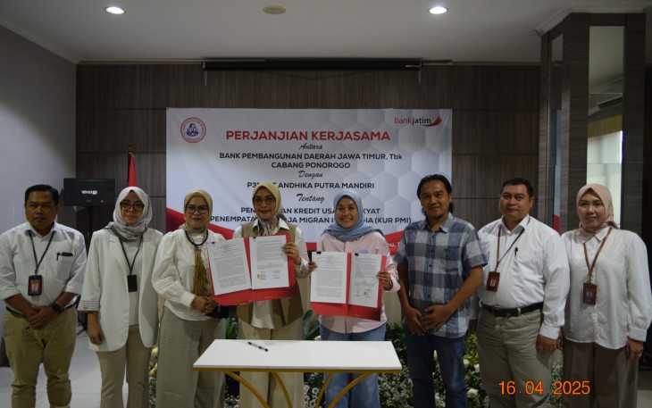 Bank Jatim Cabang Ponorogo telah melakukan penandatanganan perjanjian kerja sama (PKS) dengan P3MI PT Andhika Putra Mandiri tentang penyaluran KUR penempatan PMI.