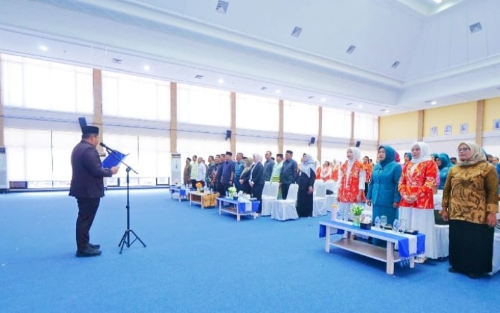 Bupati Bintan Roby Kurniawan SPWK saat Lantik dan Kukuhkan Pengurus TP-PKK Bintan, Tim Pembina Posyandu dan Pengurus Dekranasda