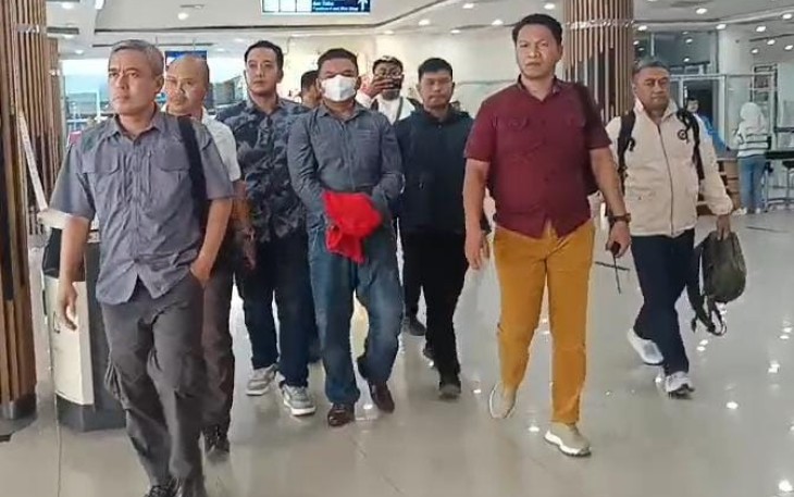 Tim Tabur Kejati Kepri saat Berhasil Ringkus Buronan Tipikor di Kendari