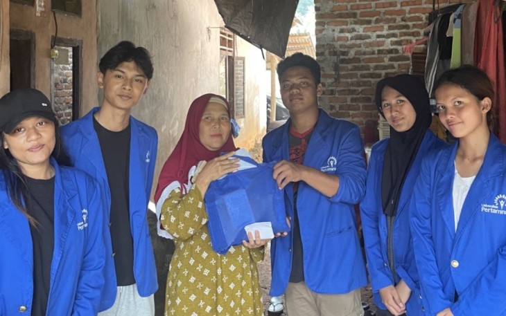 Mahasiswa UPER di desa Barengkok Kabupaten Bogor