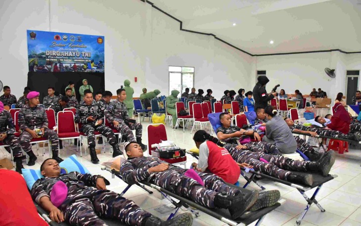 Donor Darah HUT ke-80 TNI di Kodaeral XIV Sorong