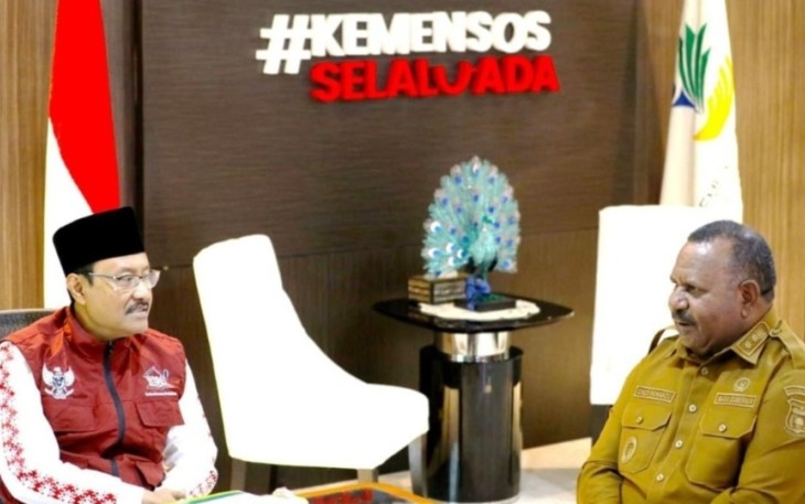 Mensos Saifullah Yusuf bersama Wagub Papua Pegunungan Ones Pahabol di Jakarta, Senin (22/9)