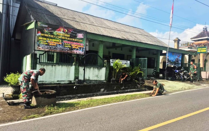 Kerja bakti bersihkan pangkalan