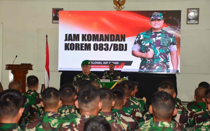 Danrem 083/Bdj Kolonel Inf Kohir saat jam komandan di Yonif 527/BY, Lumajang, Senin (13/10)