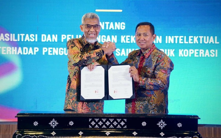 Penandatanganan Kerja Sama Kemenkop dan Kemenkum di Jakarta, Selasa (14/10)