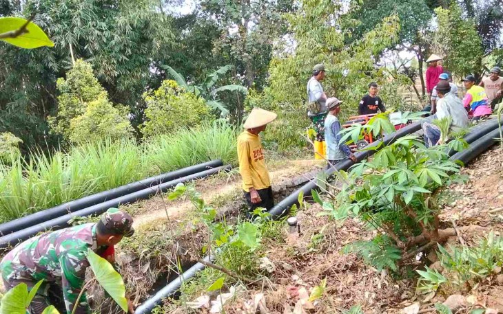Pipanisasi air bersih desa Jaten