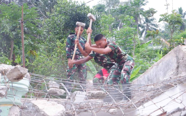 Rehab Polindes Desa Petungsinarang 