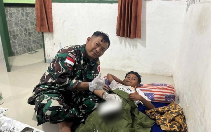 Sunat gratis anak-anak di perbatasan 