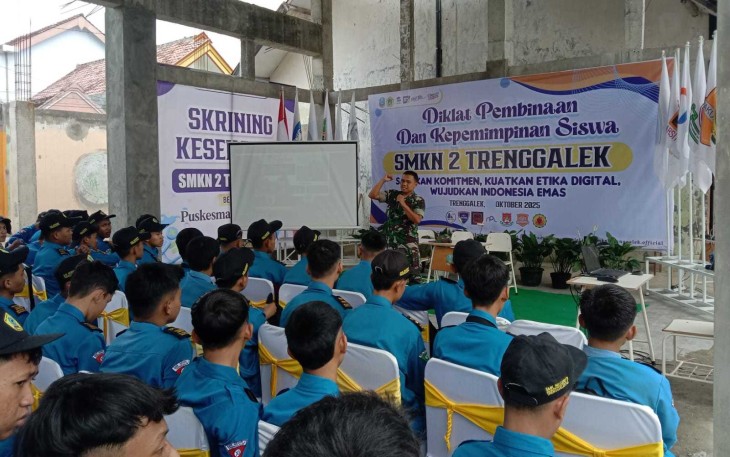 Pelatihan Kepemimpinan di SMKN 2 Trenggalek