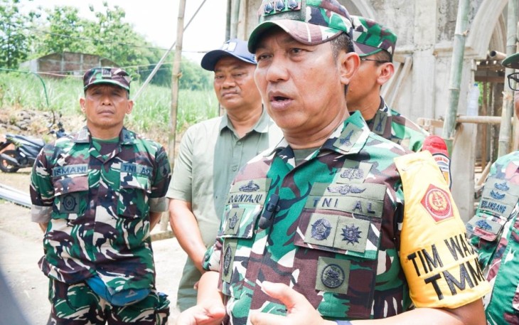 Tim Wasev Kolonel (Mar) Djentaju Suprihandoko saat memberikan keterangan 