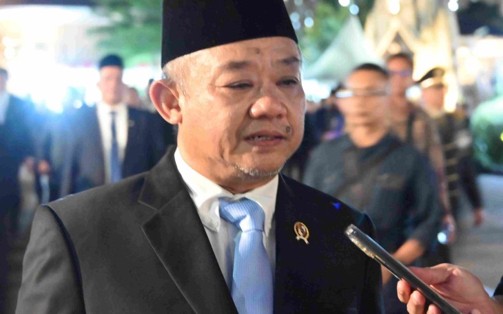 Mendikdasmen Abdul Mu'ti saat memberikan keterangan pers 