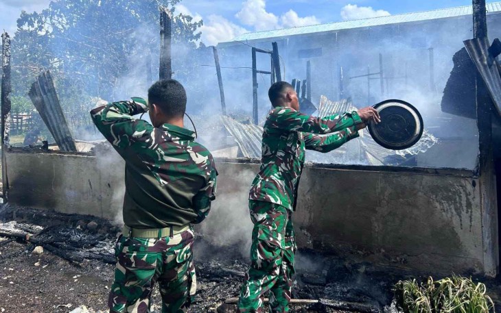 Padamkan kebakaran rumah warga di perbatasan 