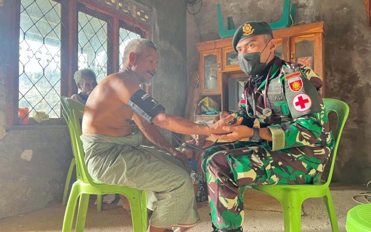Pengobatan lansia di perbatasan 