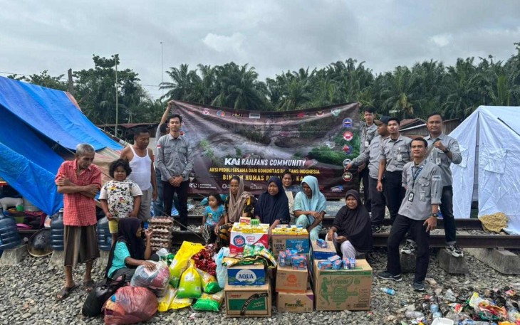 Aksi solidaritas Railfans Indonesia kirim bantuan untuk korban bencana di Sumatera Utara 