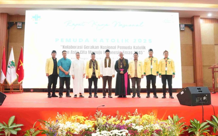 Menteri Sosial Saifullah Yusuf (Gus Ipul) saat membuka Rapat Kerja Nasional Pemuda Katolik Tahun 2025 di Bogor, Jumat (25/4/2025).