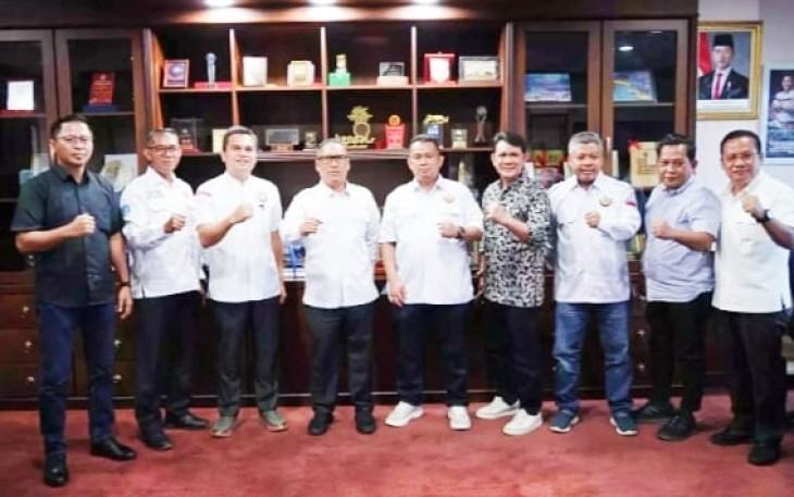 Wagub Nyanyang saat Terima Silaturahmi IKM Kepri  di Gedung Graha Kepri, Senin (08/12/2025).