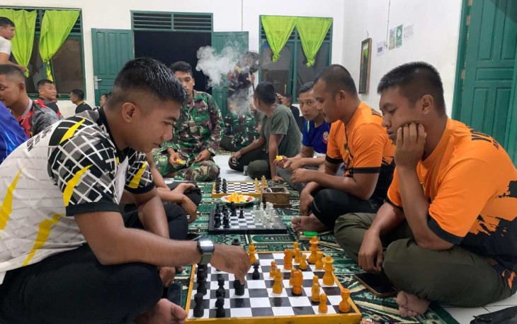 Semarak lomba pergantian tahun prajurit Satgas Yonzipur 5/ABW di perbatasan, Selasa (31/12)