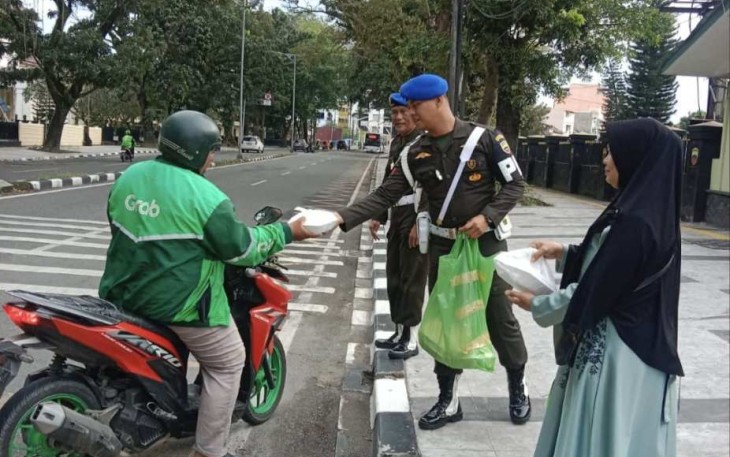 Jum'at berkah Denpom I/5 Medan