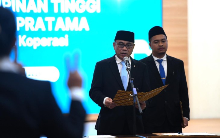 Menkop Budi Arie Setiadi melantik pejabat pimpinan baru di Kemenkop, Jum'at (3/1/25)