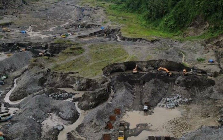 Penampakan Aktivitas Pertambangan Sirtu di Blitar. (Foto : ist./Klikwarta.com)