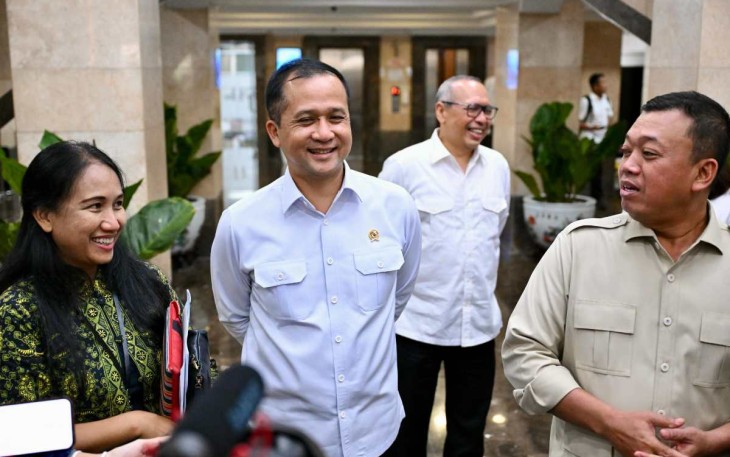 Mentrans M Iftitah Sulaiman memberikan keterangan usai rakor lintas kementerian di Jakarta, Rabu (5/2)