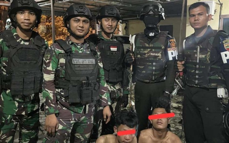 Dua anggota Genk motor 